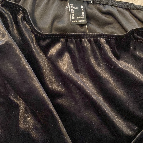 Woman’s shirt - Picture 2 of 2